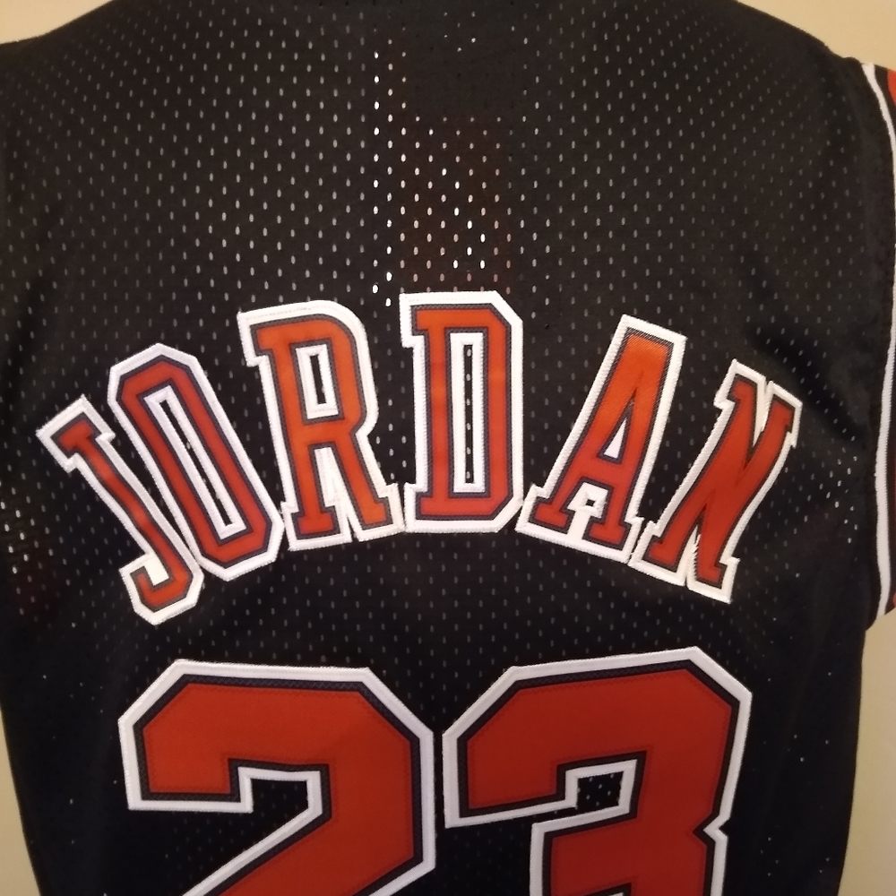 Michael Jordan Chicago Bulls Jersey 23 XL NWT - Picture 6 of 10